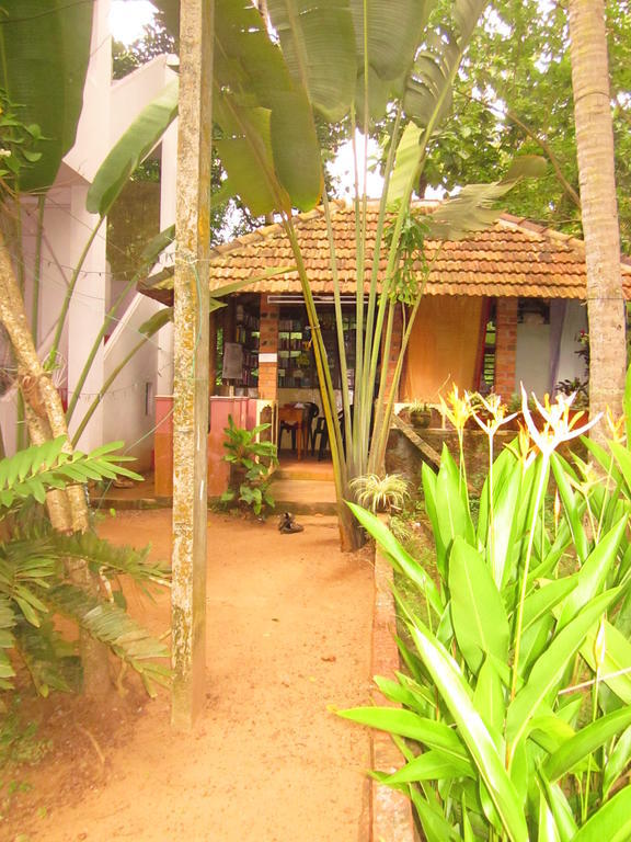 Jickys Nest Hotel Varkala Exterior photo